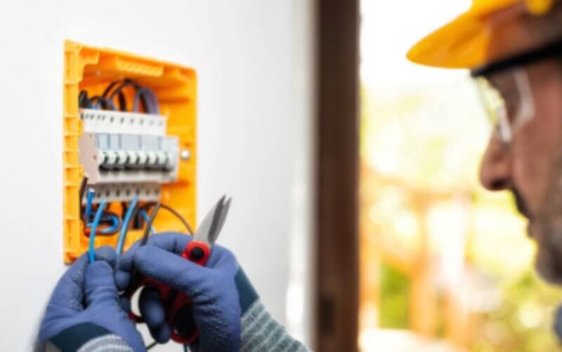 Prace elektryczne przy instalacji fotowoltaicznej